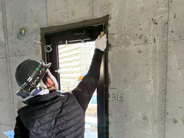 LINE_ALBUM_サッシ埋め_251222_20